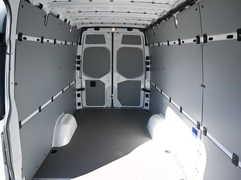 Used 2025 Mercedes-Benz Sprinter 2500 image 18