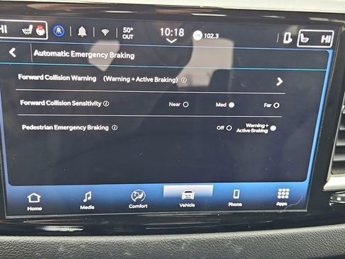 Used 2025 Chrysler Pacifica Select image 45