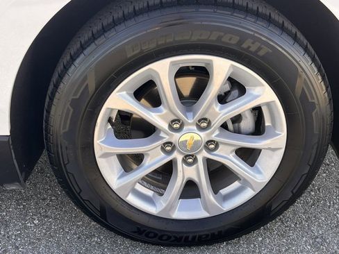 Used 2021 Chevrolet Equinox LT image 32