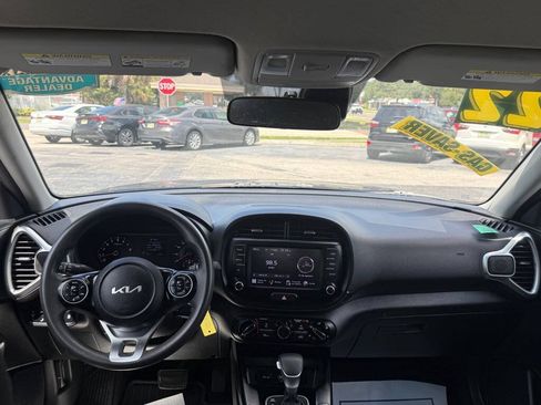 Used 2022 Kia Soul LX w/ Technology Package FWD image 22