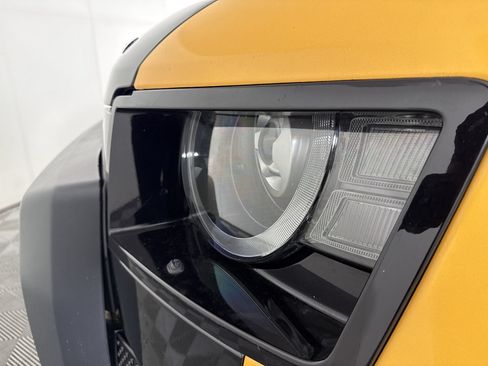 Used 2022 Land Rover Defender 110 X-Dynamic SE AWD/4WD image 12