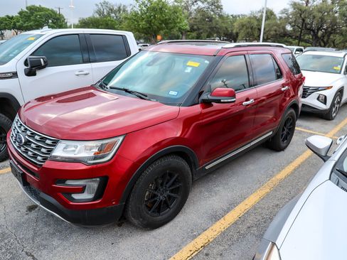 Used 2017 Ford Explorer Limited w/ Equipment Group 301A image 3