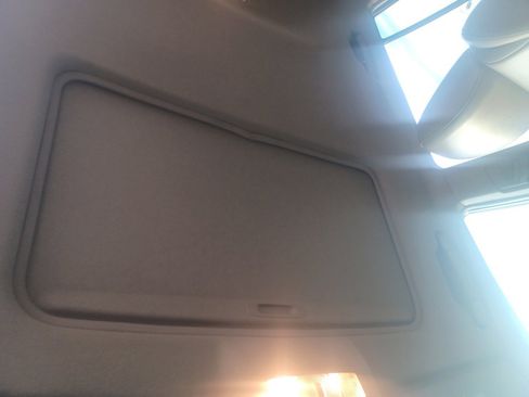 Used 2012 Toyota Highlander SE image 15