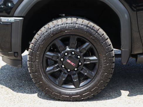 Used 2024 GMC Sierra 2500 AT4 w/ AT4 Preferred Package AWD/4WD image 45