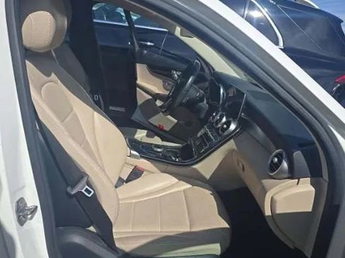 Used 2019 Mercedes-Benz C 300 Sedan image 7