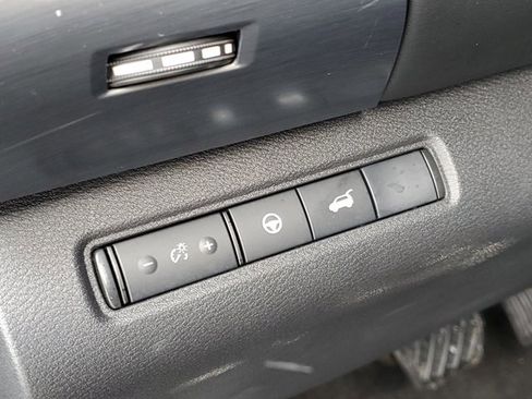 Certified 2025 Nissan Pathfinder SL image 8