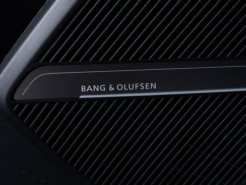 Used 2024 Audi Q5 e Premium Plus image 15