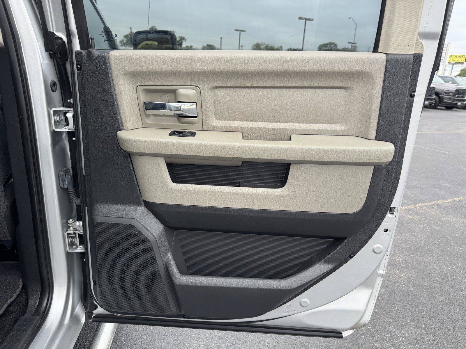 Used 2011 RAM 1500 Classic SLT w/ Luxury Group RWD image 30