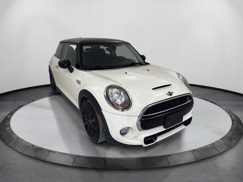 Used 2018 MINI Cooper S FWD image 3
