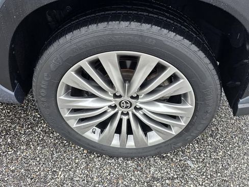 Used 2022 Toyota Highlander Platinum FWD image 43