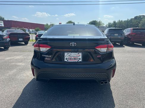 Used 2022 Toyota Corolla SE w/ SE Premium Package FWD image 6