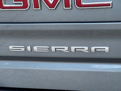 Used 2024 GMC Sierra 1500 SLT w/ SLT Premium Plus Package AWD/4WD image 9