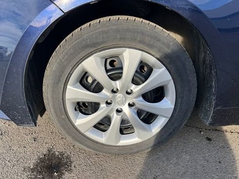 Used 2022 Toyota Corolla LE image 9