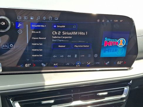 New 2025 Chevrolet Traverse LT image 28