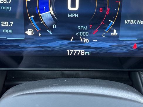 Certified 2025 Chevrolet Equinox LT image 30