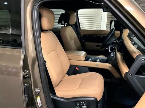 Certified 2025 Land Rover Defender 130 X-Dynamic SE AWD/4WD image 6