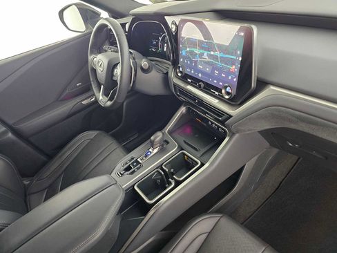 Used 2024 Lexus TX 500h AWD image 11