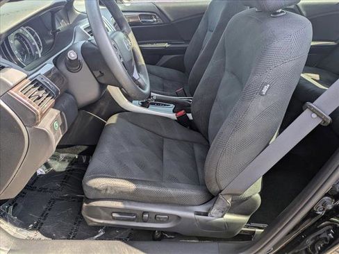 Used 2017 Honda Accord EX image 16
