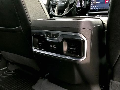Used 2024 GMC Sierra 2500 Denali w/ Denali Reserve Package AWD/4WD image 36
