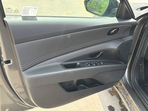 Certified 2025 Hyundai Elantra Sport FWD image 10