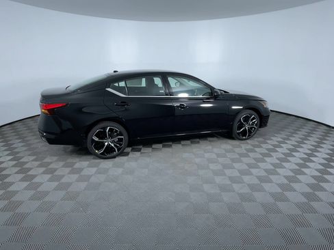 Used 2025 Nissan Altima 2.5 SR AWD/4WD image 9