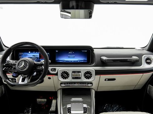 Used 2025 Mercedes-Benz G 63 AMG 4MATIC image 17