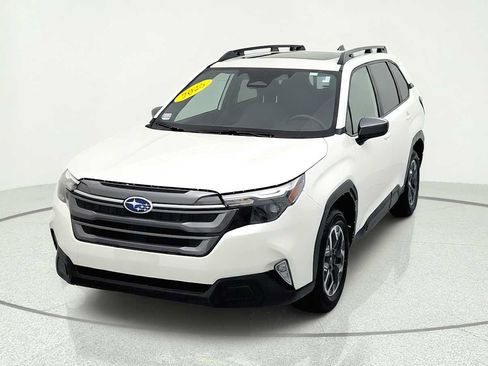 Certified 2025 Subaru Forester Premium AWD/4WD image 3