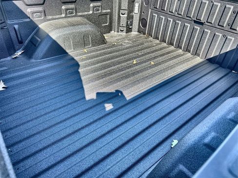 New 2026 GMC Sierra 1500 SLT image 18