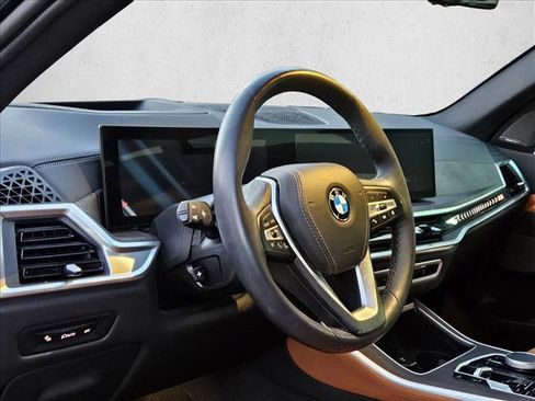 Used 2024 BMW X5 xDrive40i w/ Premium Package image 9