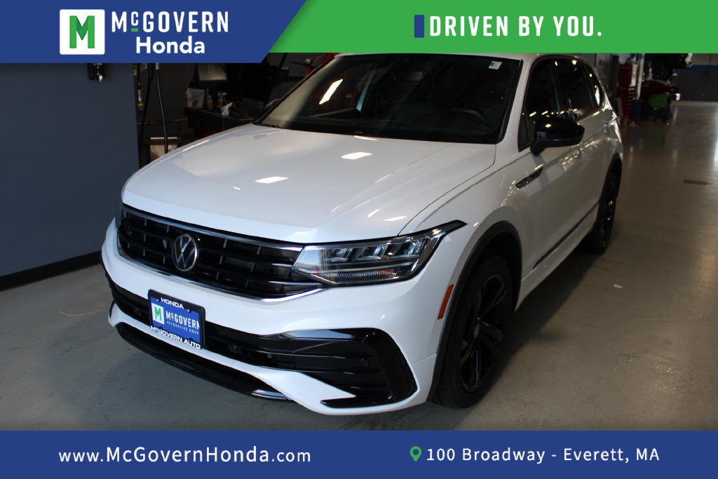Used 2024 Volkswagen Tiguan SE R-Line AWD/4WD image 1