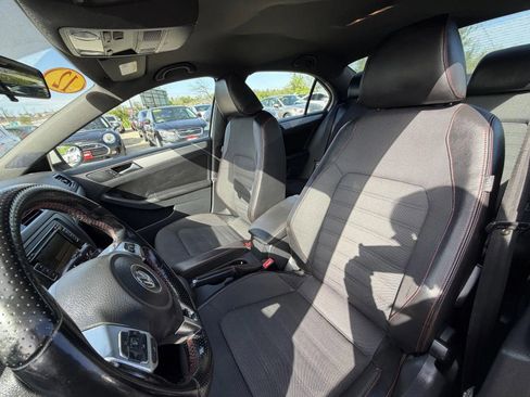 Used 2012 Volkswagen Jetta GLI FWD image 16