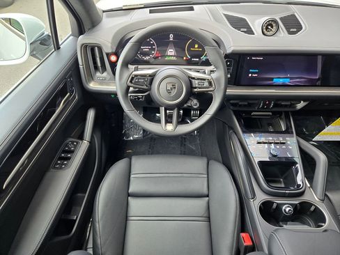 New 2026 Porsche Cayenne Turbo image 14