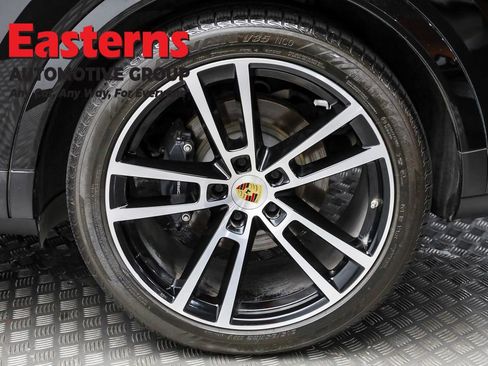 Used 2024 Porsche Cayenne Coupe w/ Premium Package Plus image 8