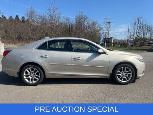 Used 2015 Chevrolet Malibu LT w/ Power Convenience Package image 5