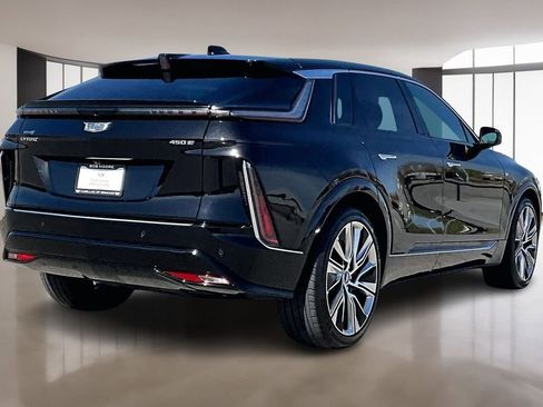 Used 2023 Cadillac Lyriq Luxury image 2