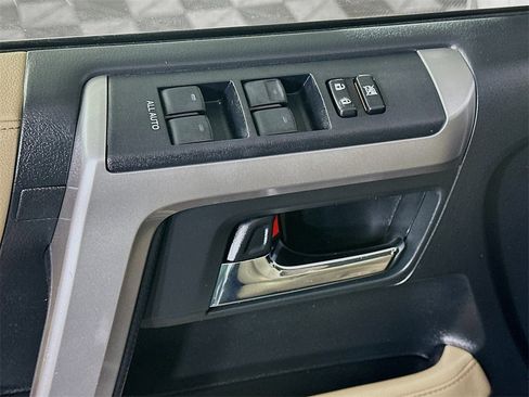 Used 2016 Toyota 4Runner SR5 Premium image 25