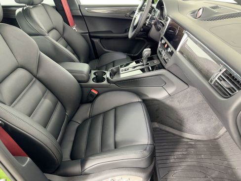 New 2026 Porsche Macan GTS image 30