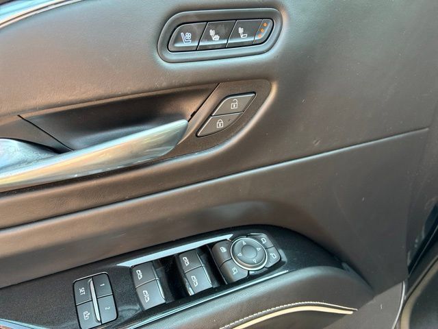 Used 2021 Cadillac Escalade Sport Platinum AWD/4WD image 19