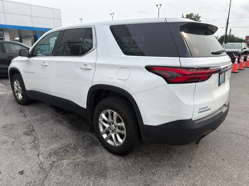 Used 2023 Chevrolet Traverse LS FWD image 4