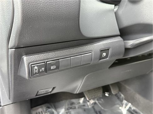 Used 2023 Toyota Corolla LE FWD image 41