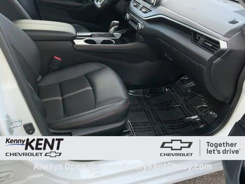 Used 2024 Nissan Altima 2.5 SR image 14