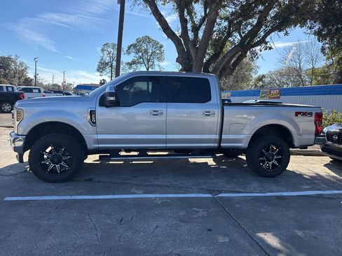 Used 2019 Ford F250 Lariat w/ Chrome Package image 4