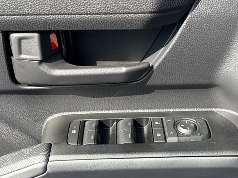 New 2026 Toyota 4Runner SR5 AWD/4WD image 22