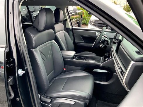 Used 2026 Hyundai Santa Fe SEL image 9