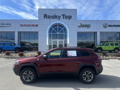 Used 2019 Jeep Cherokee Trailhawk w/ Comfort/Convenience Group