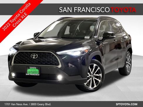 Certified 2022 Toyota Corolla Cross XLE image 1