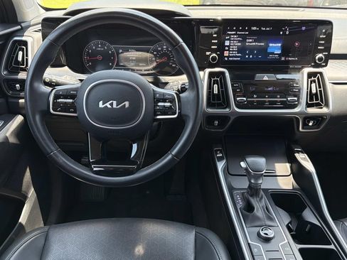 Used 2023 Kia Sorento S FWD image 17