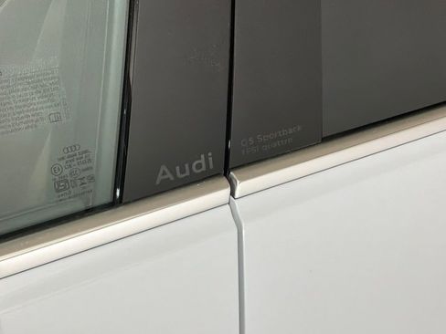 New 2025 Audi Q5 Premium image 26