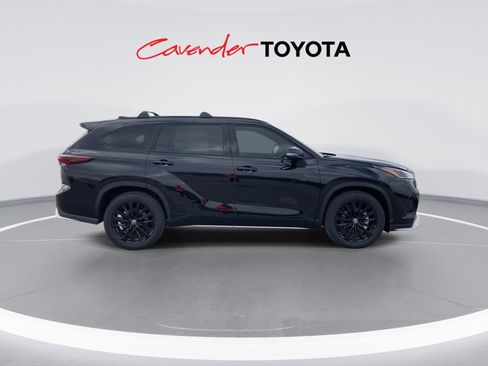 New 2026 Toyota Highlander XSE image 9