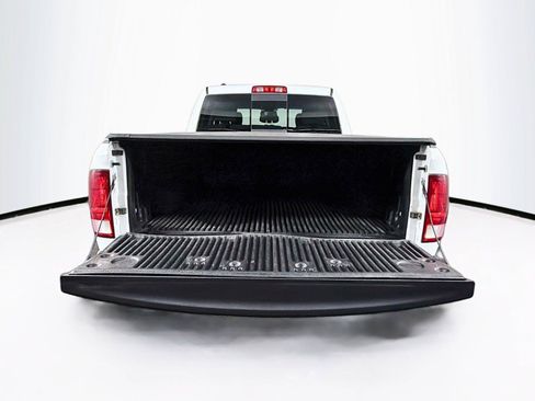 Used 2016 RAM 1500 Classic SLT AWD/4WD image 14